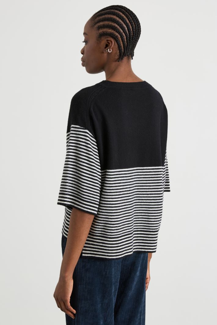 Wool sweater with embroidery Intrend - 2