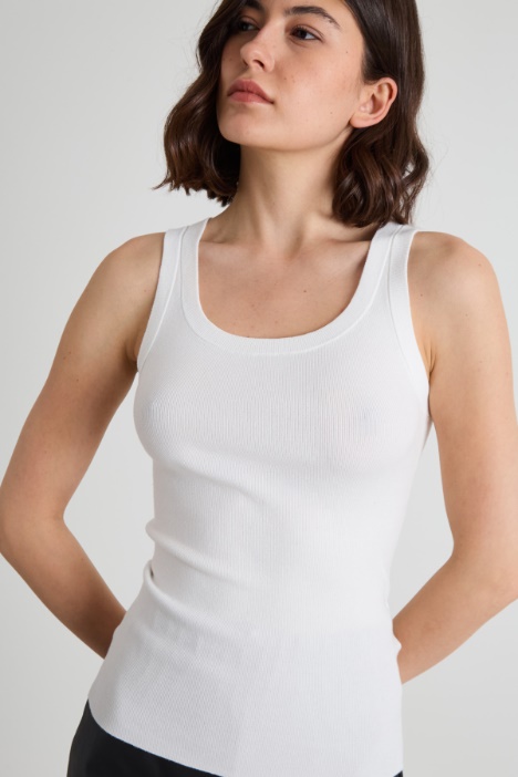 Top aderente a costine