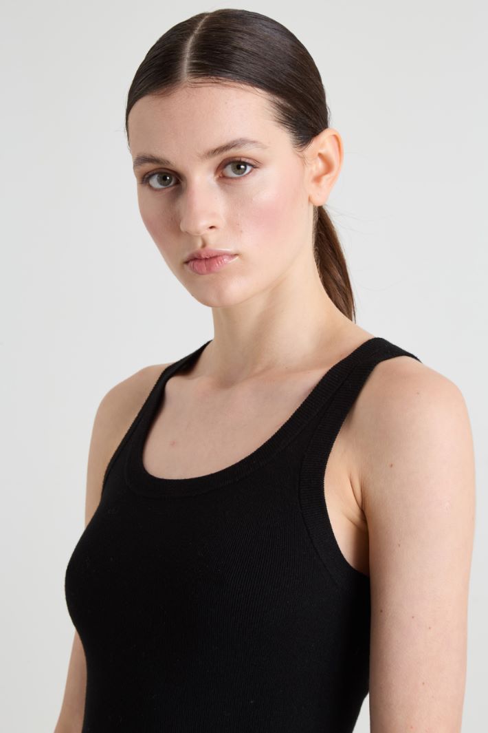 Slim-fit ribbed top Intrend - 4