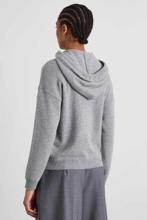 Maglia con cappuccio