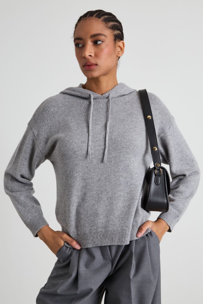 Maglia con cappuccio Intrend