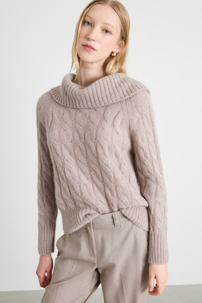 Maglia con collo ampio Intrend