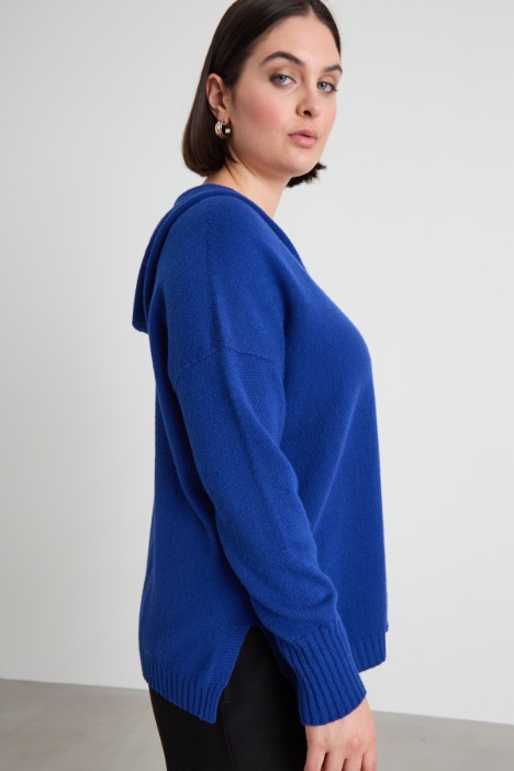 Maglia dritta con cappuccio