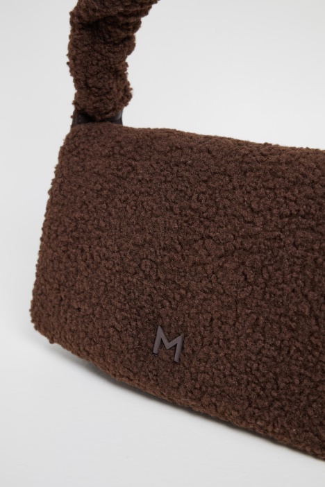 Borsa con patta effetto peluche Intrend - 2
