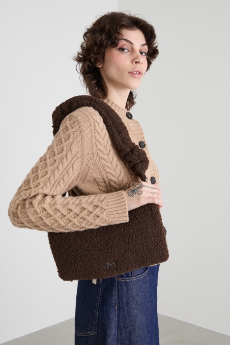 Borsa con patta effetto peluche Intrend - 3