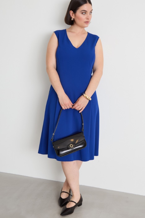 Abito smanicato in jersey crépe