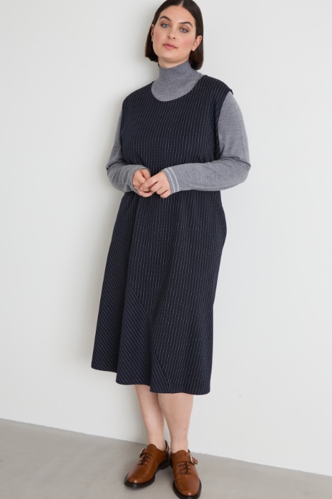 Abito gessato in jersey