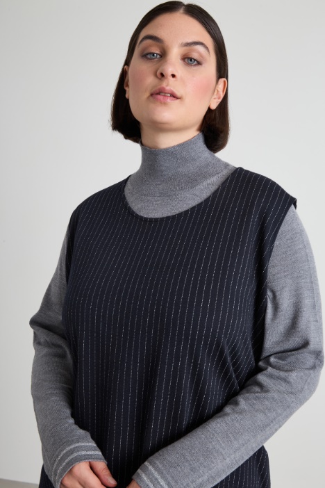 Abito gessato in jersey