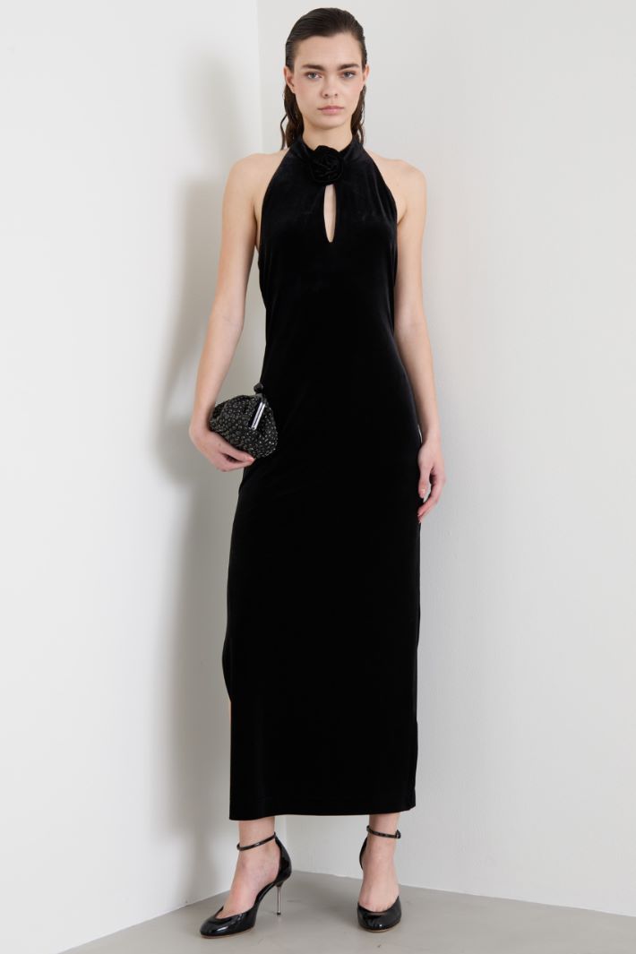 Dress with flower brooch Intrend