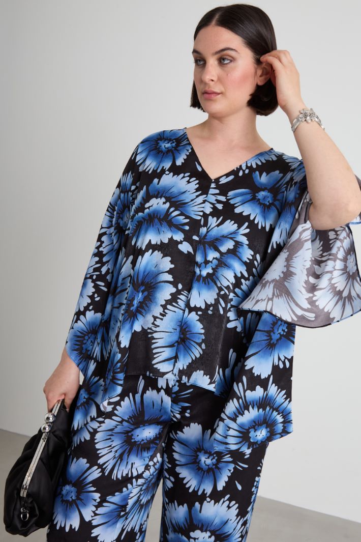 Printed satin poncho Intrend - 3