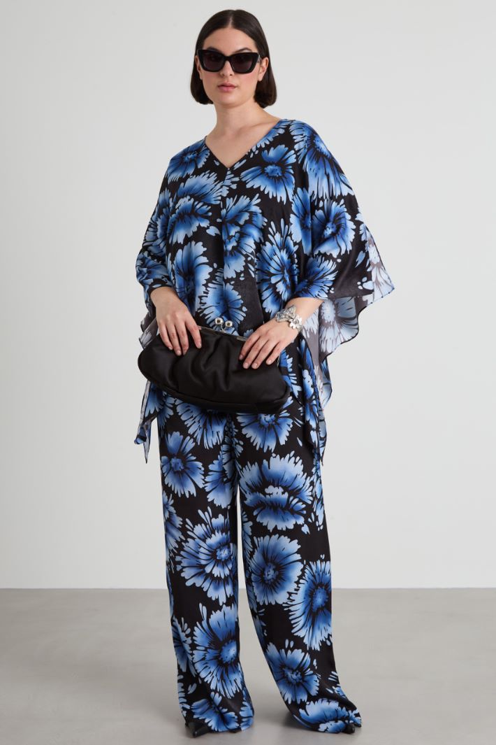 Printed satin poncho Intrend