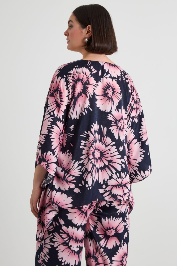 Printed satin poncho Intrend - 2