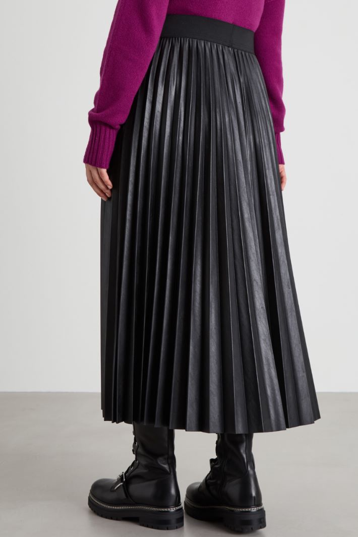 Pleated faux-leather skirt Intrend - 3