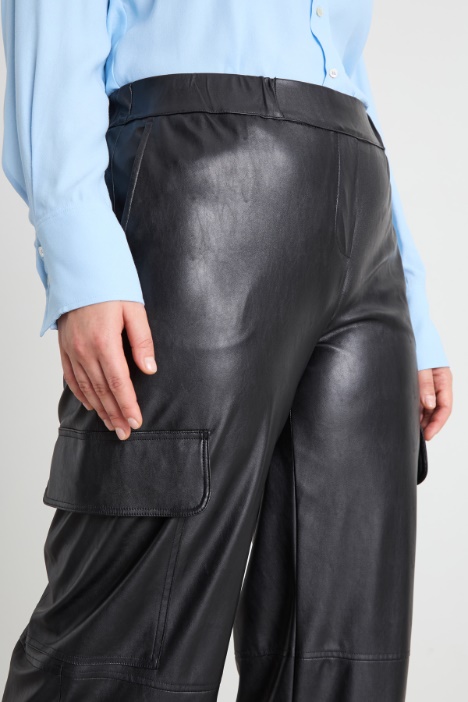 Pantaloni in similpelle