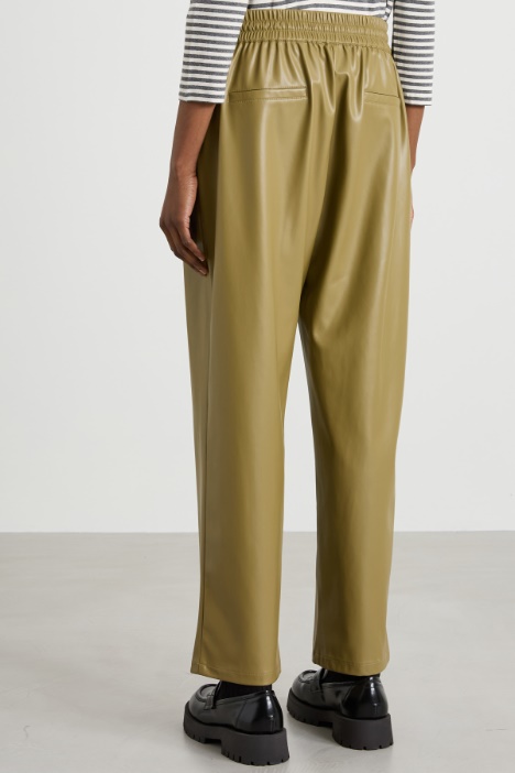 Pantaloni jogger in similpelle