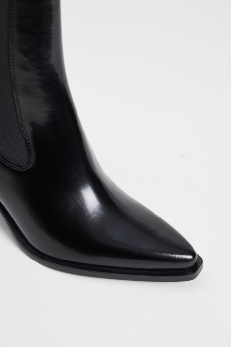 Botines de cuero brillante