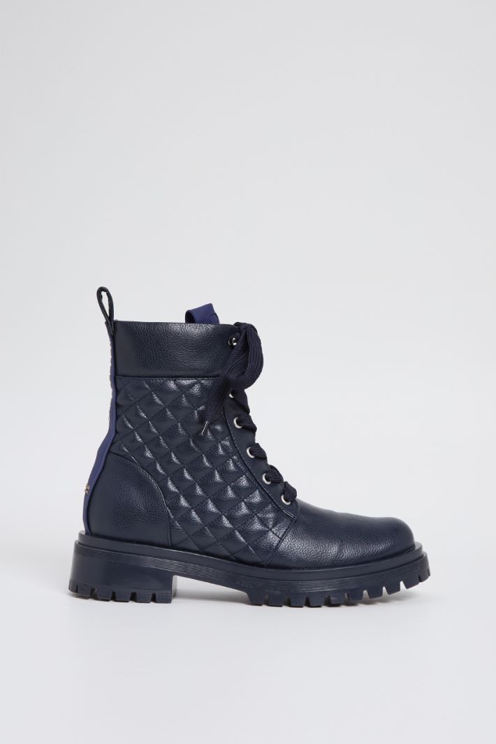 Quilted combat boots Intrend