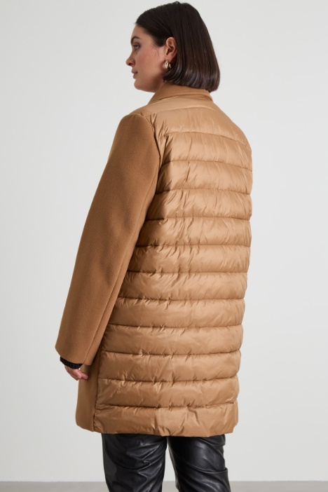 Cappotto con retro imbottito