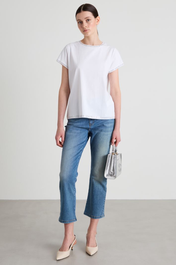 T-shirt con ricamo di strass Intrend - 3