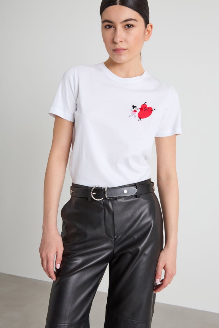 T-shirt con stampa e ricamo Intrend