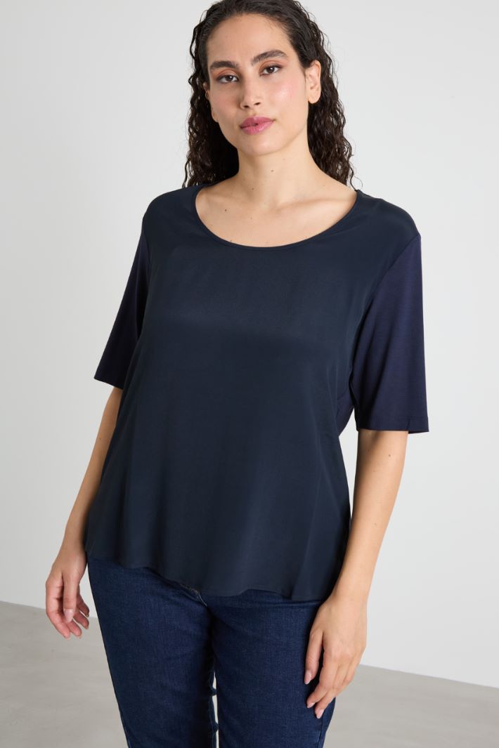 T-shirt in crépe e jersey Intrend