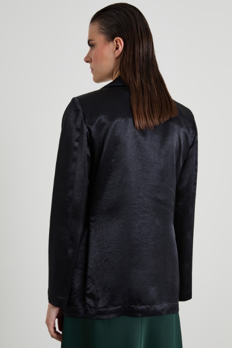 Blazer de satén deconstruido