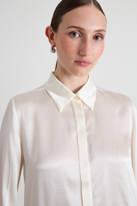 Camicia fluida in raso