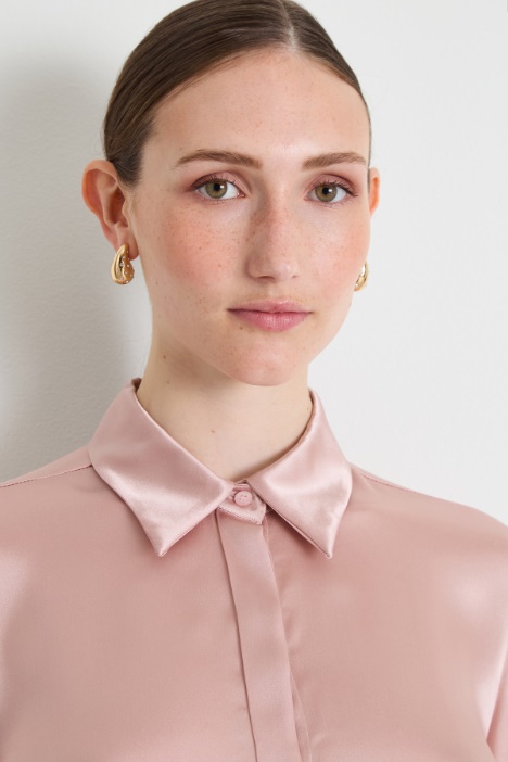 Camisa de raso fluido