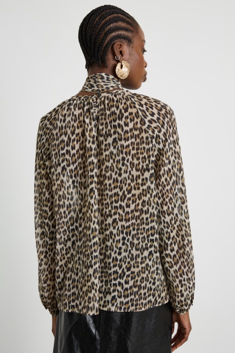 Neckerchief-adorned crepon blouse Intrend - 2