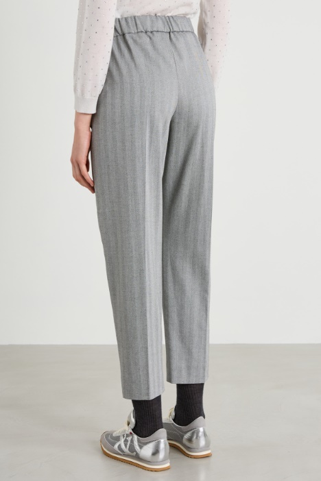 Pantaloni a sigaretta in tinto filo