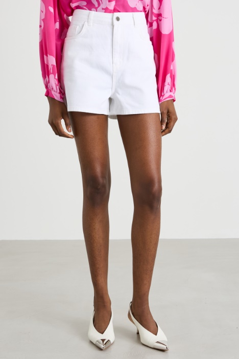 Shorts in bull di cotone