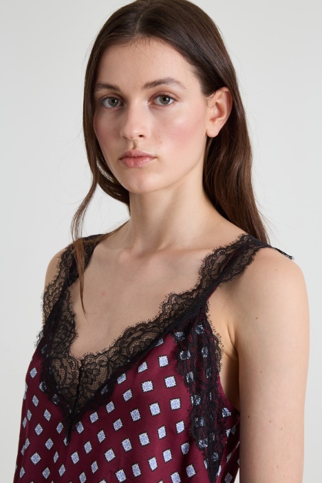 Top lencero con encaje