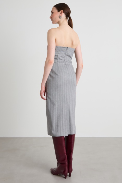 Abito a tubino smanicato