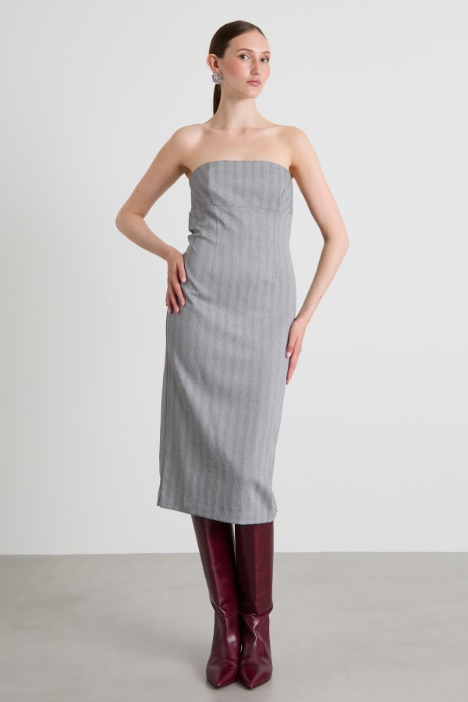 Abito a tubino smanicato