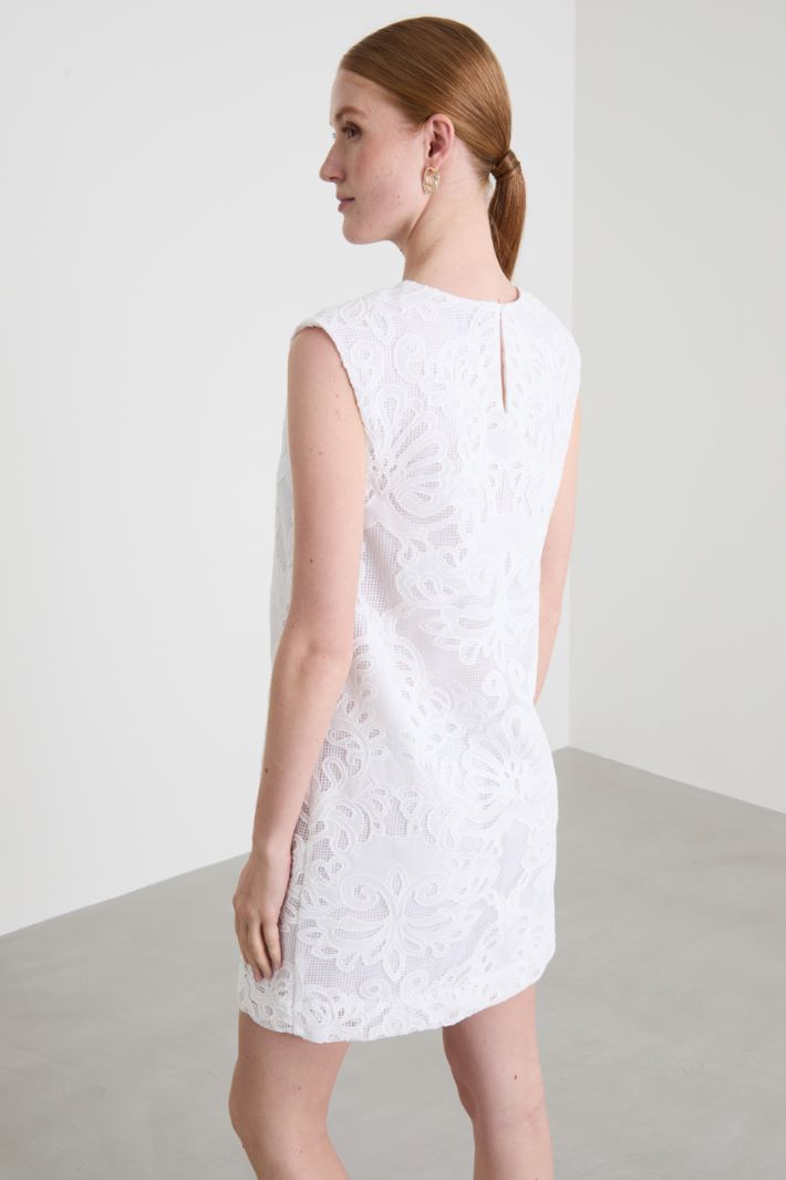 Vestido acampanado de encaje Intrend - 3