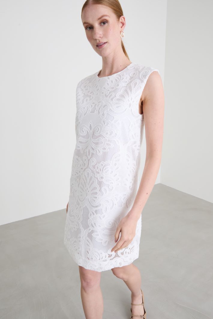 Vestido acampanado de encaje Intrend - 2