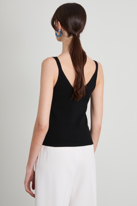 Top a canotta in maglia