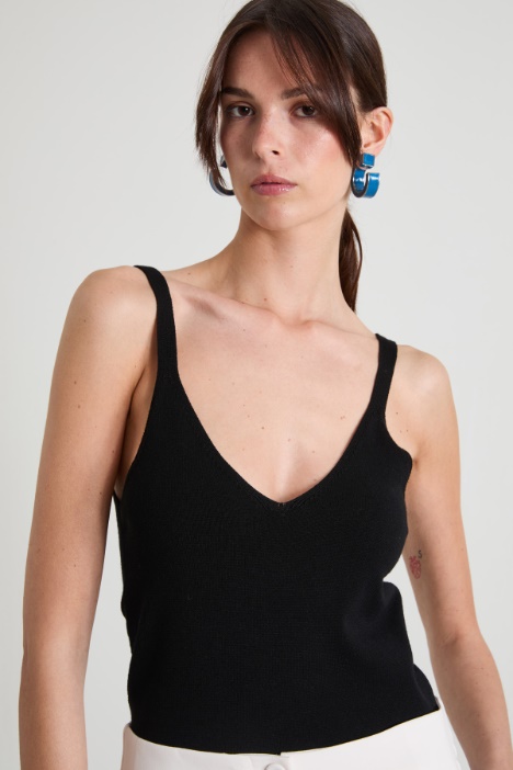 Top a canotta in maglia