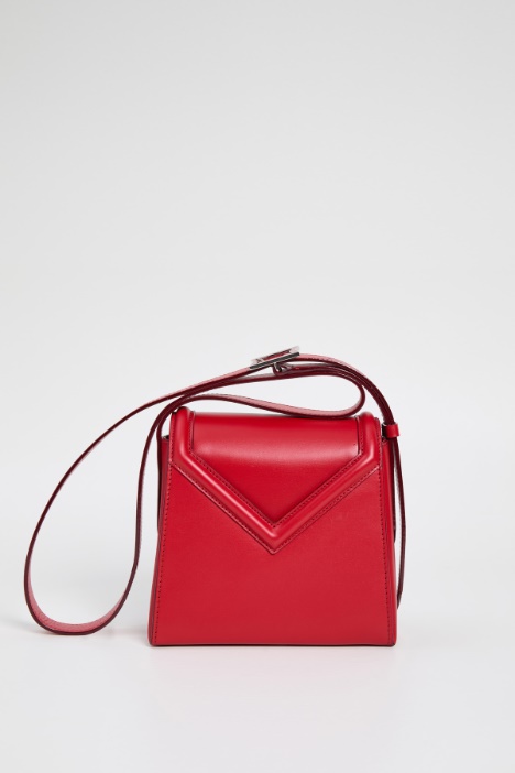 Tracolla con patta sagomata