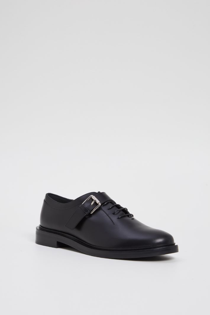 Lace-up shoes with leather buckle Intrend - 2