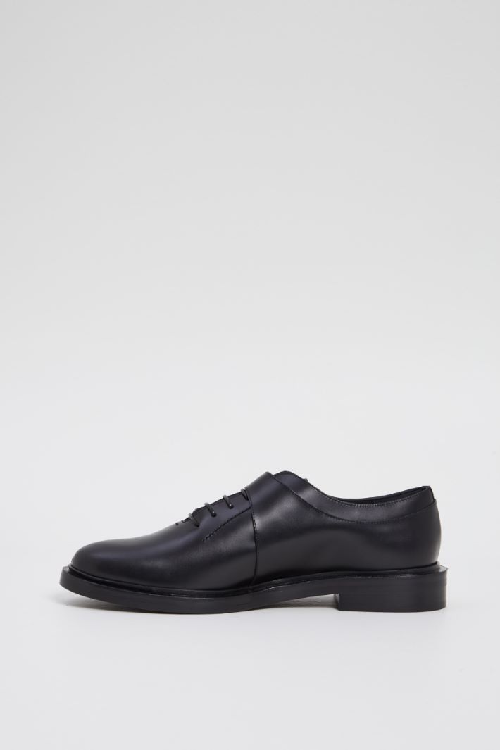Lace-up shoes with leather buckle Intrend - 3