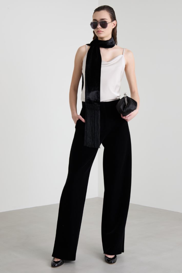 Velvet scarf with fringes Intrend - 2