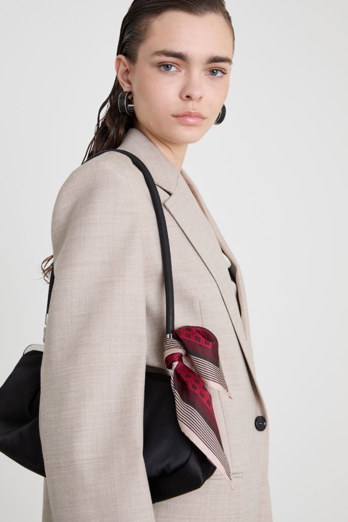 Silk twill pochette Intrend