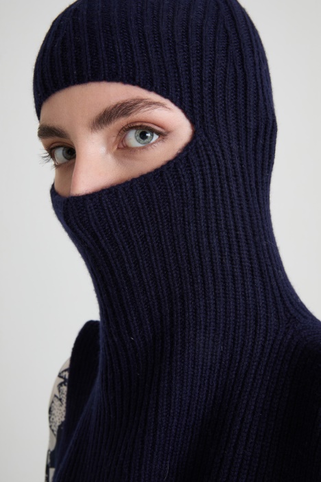 Collo in maglia con passamontagna