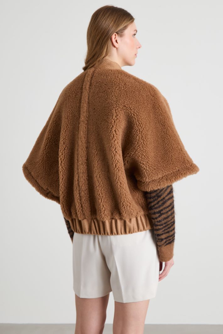 Cappa bomber in tessuto peluche