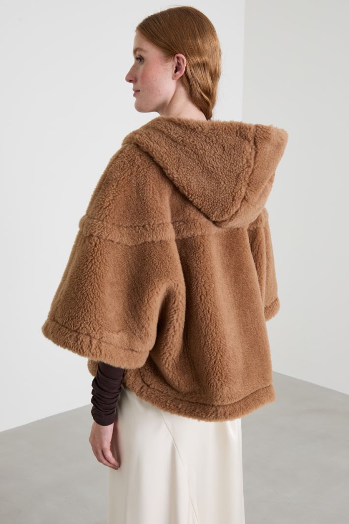 Teddy fabric cape Intrend - 3