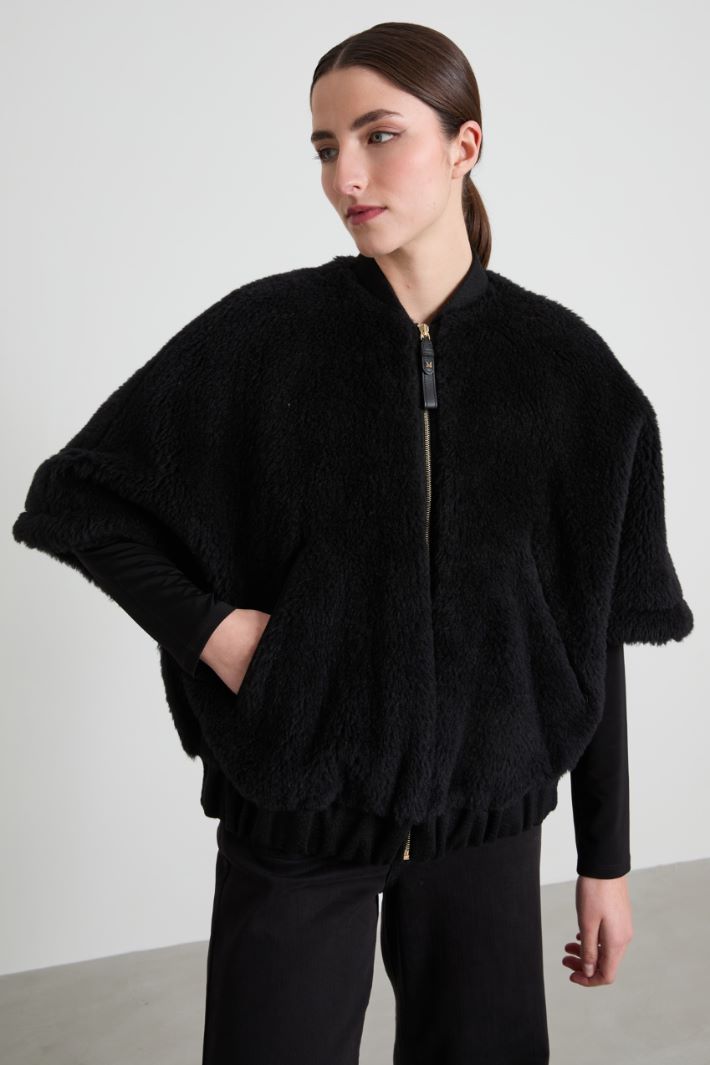 Teddy fabric bomber jacket cape Intrend - 2