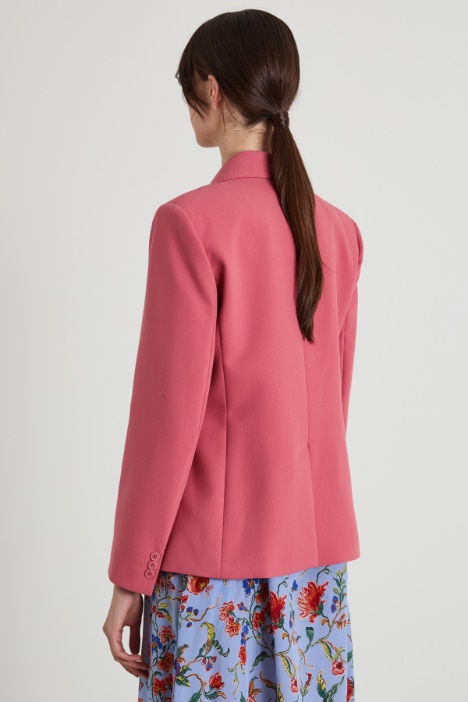 Blazer con costuras visibles