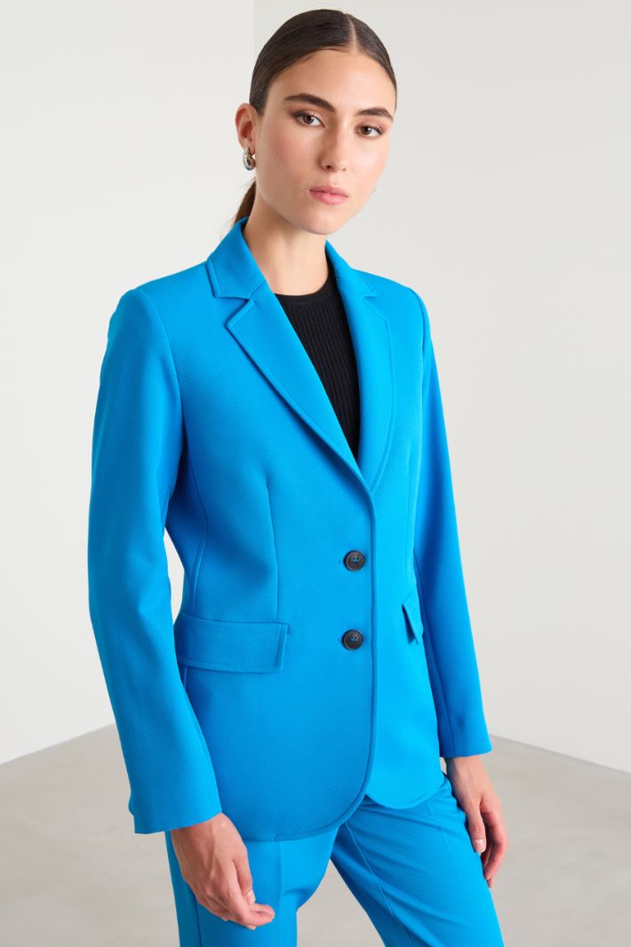 Semi-fitted blazer Intrend