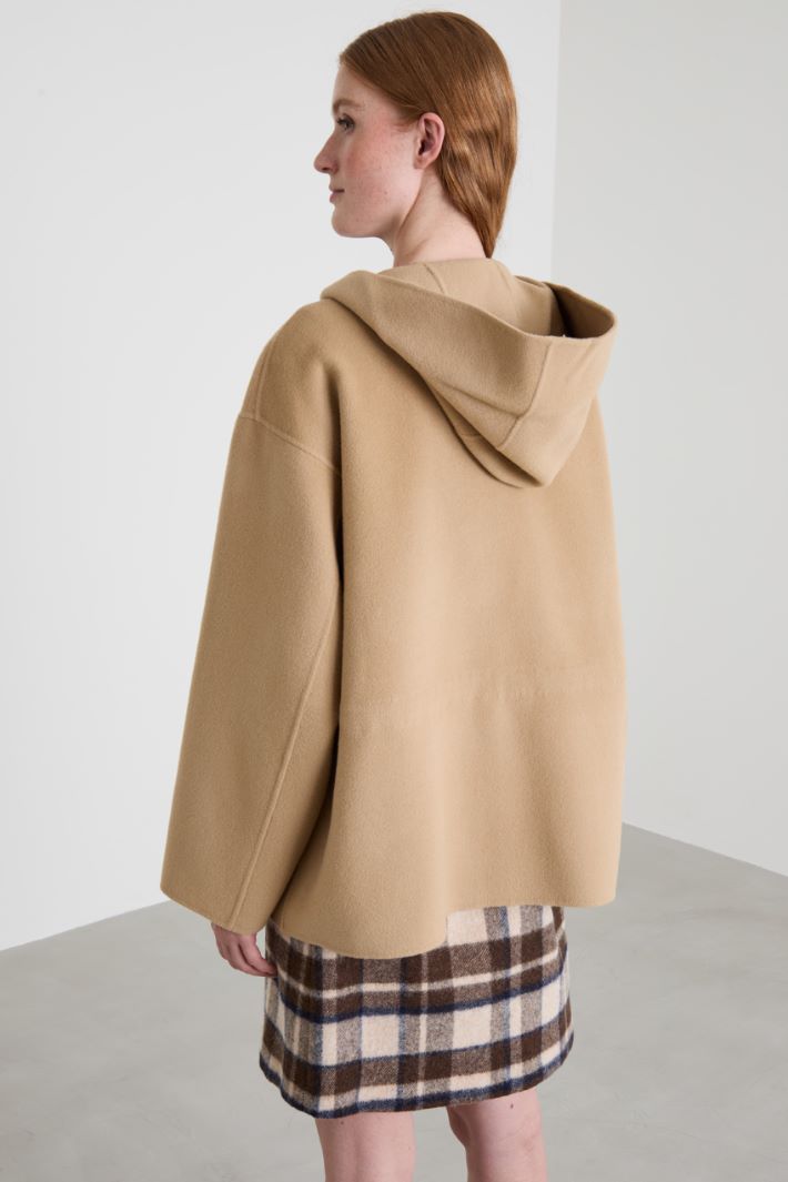 Cappotto corto con cappuccio Intrend - 3